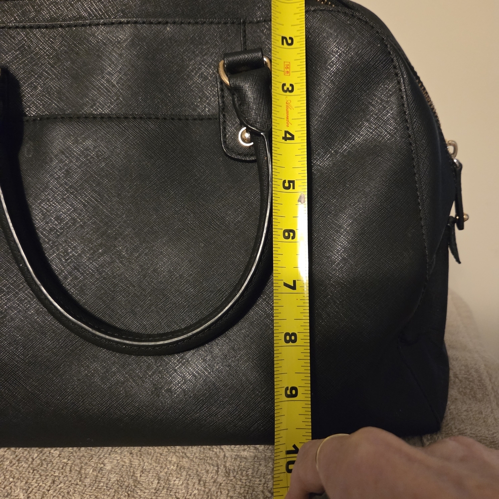 VEUC. Michael Kors Black Satchel !! Gorgeous Bag!! - Picture 9 of 13